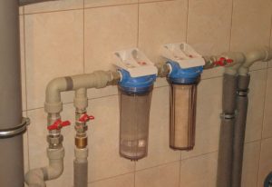 Установка проточного фильтра для воды в Севастополе