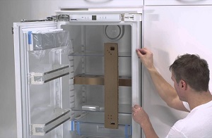 Установка встраиваемого холодильника в Севастополе